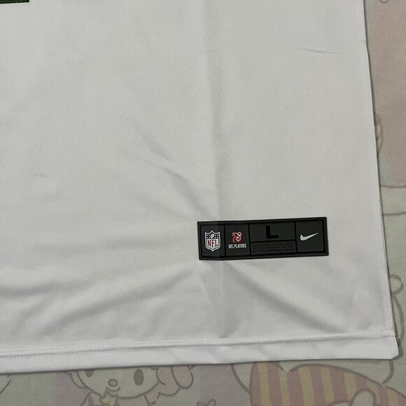 Green Bay Packers (NFL) #10 Jordan Love Jersey - Picture 4 of 6